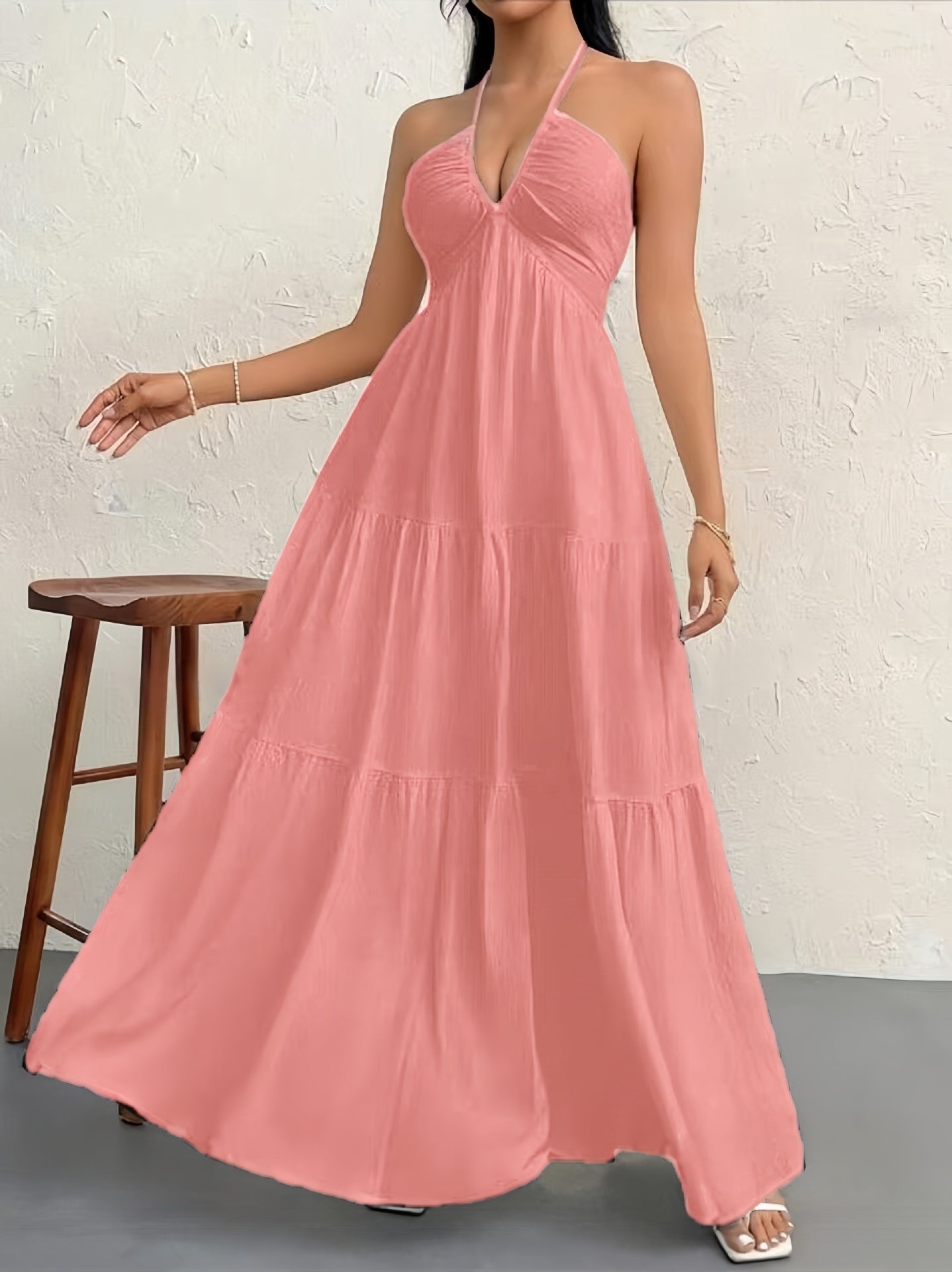 Minimalist Sleeveless Open-Back Halter Maxi Dress